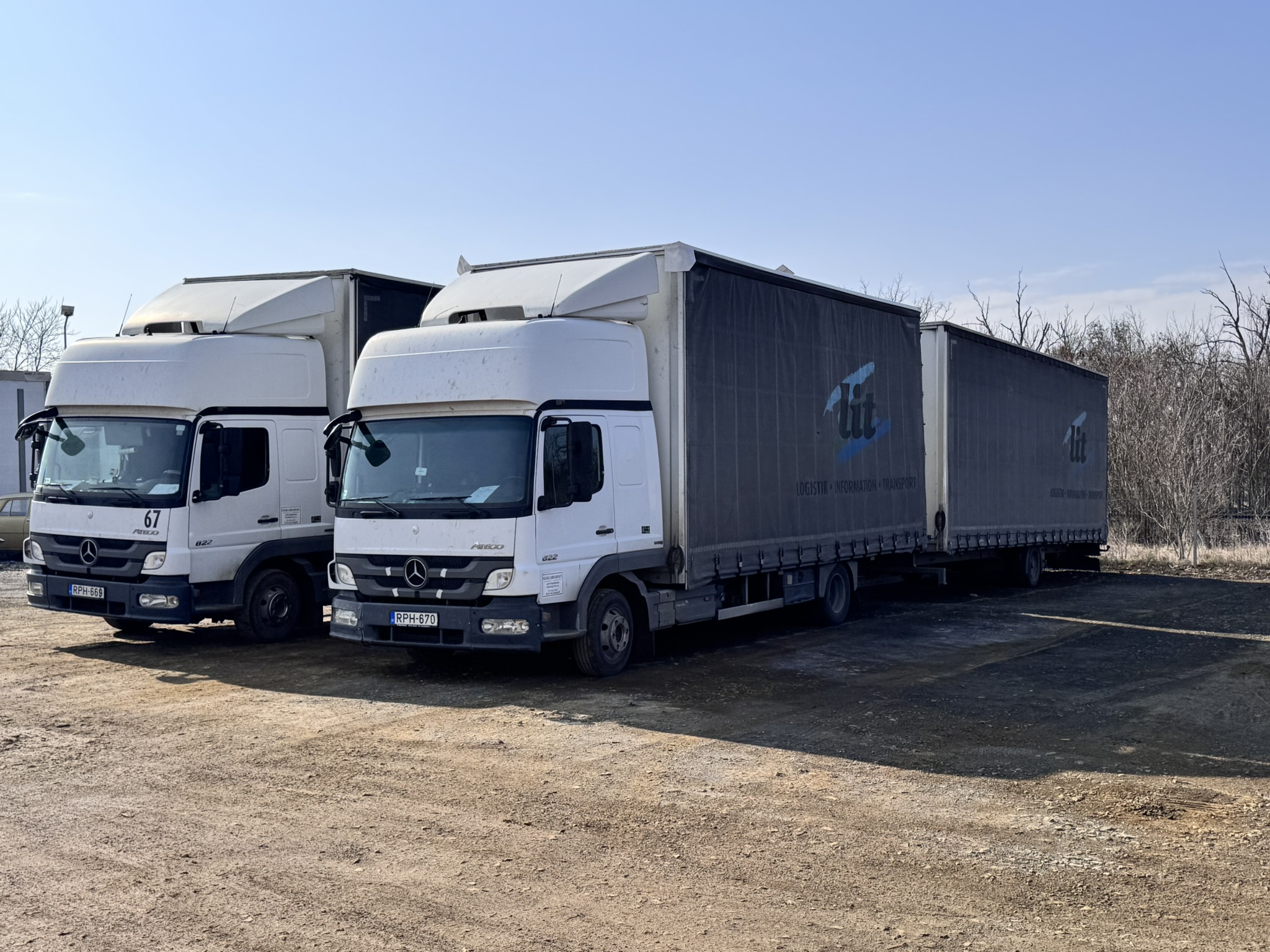 120 köbös teherautókkal áruszállítás